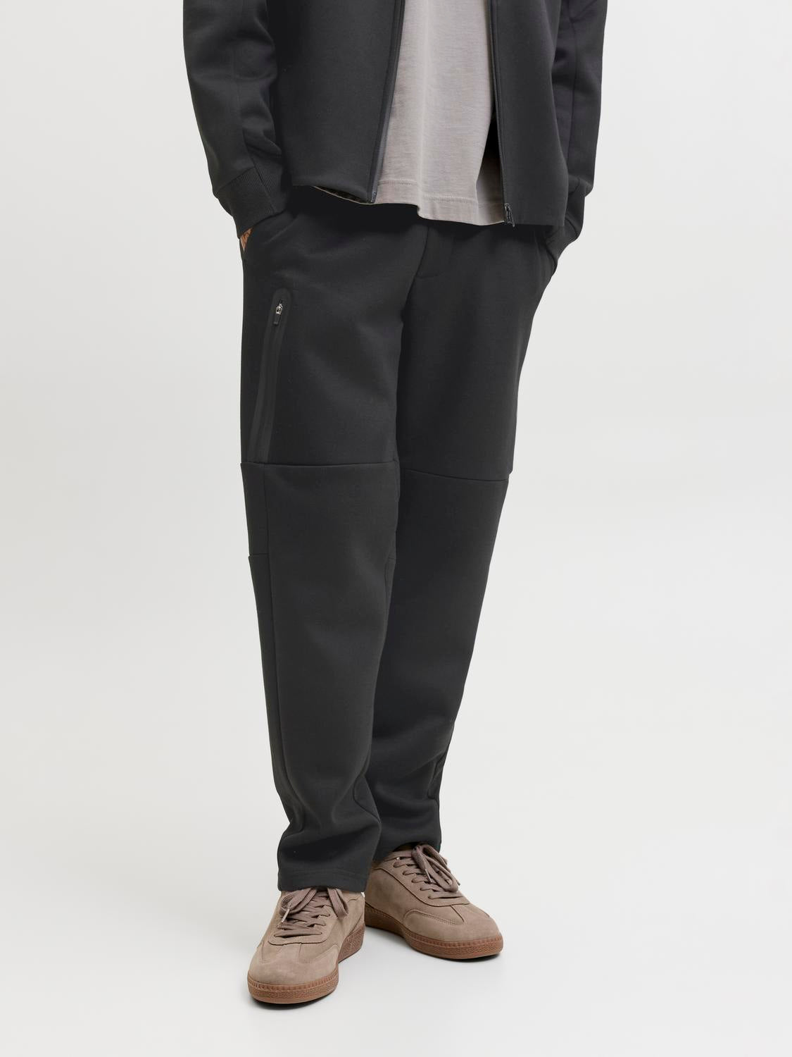model_shot-front
